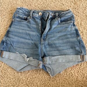 American Eagle Mom Jean short. Size 000